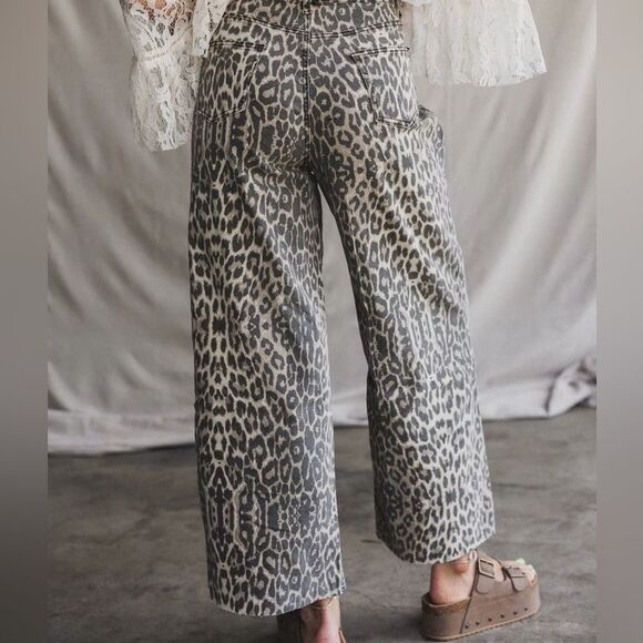 Bluevelvet Boutique Brown Leopard Print Wide Leg Raw Hem Trendy Jeans - Picture 5 of 9